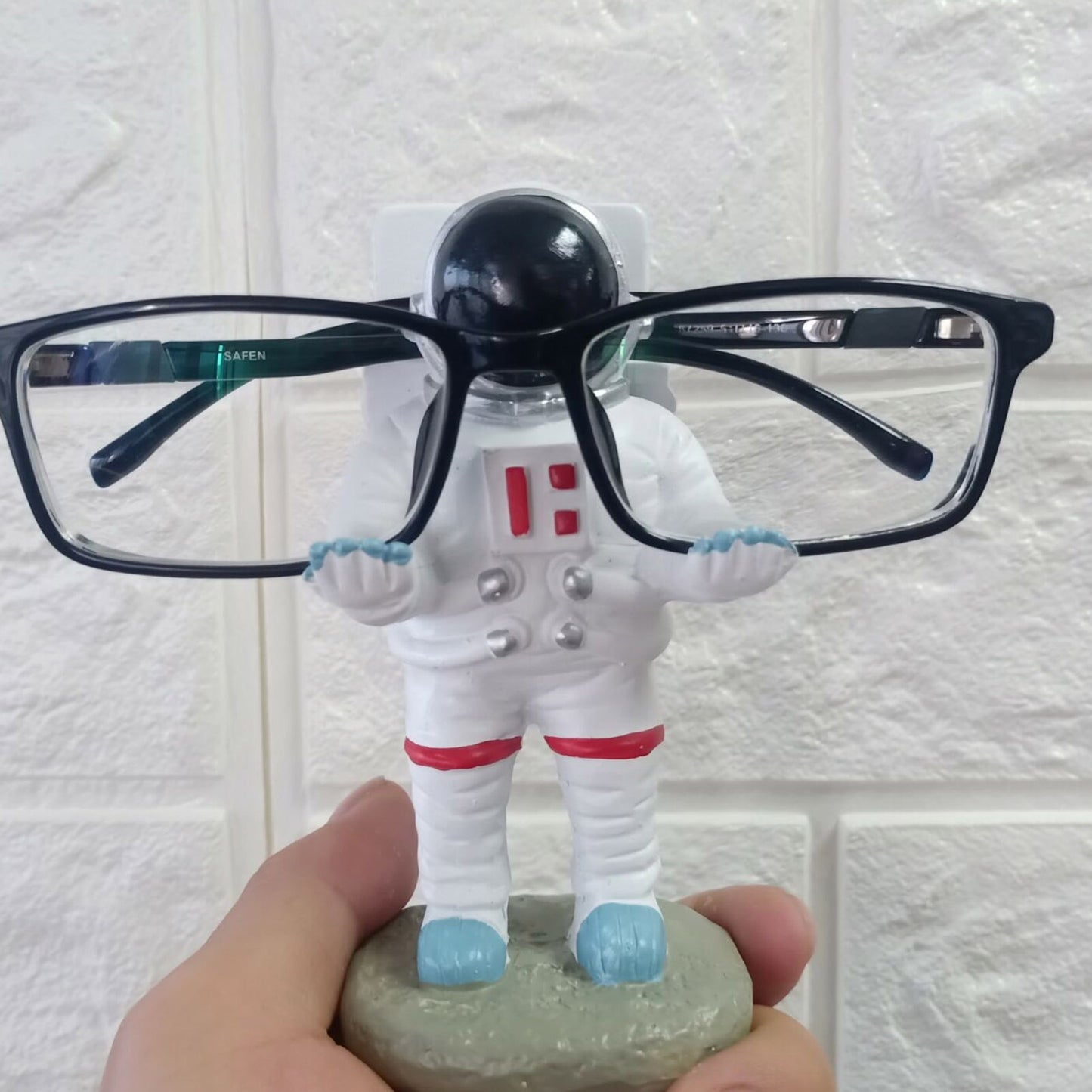 Creative Glasses Frame Display Stand Flat Bottom Spaceman Bracket Holder Resin Crafts Decoration